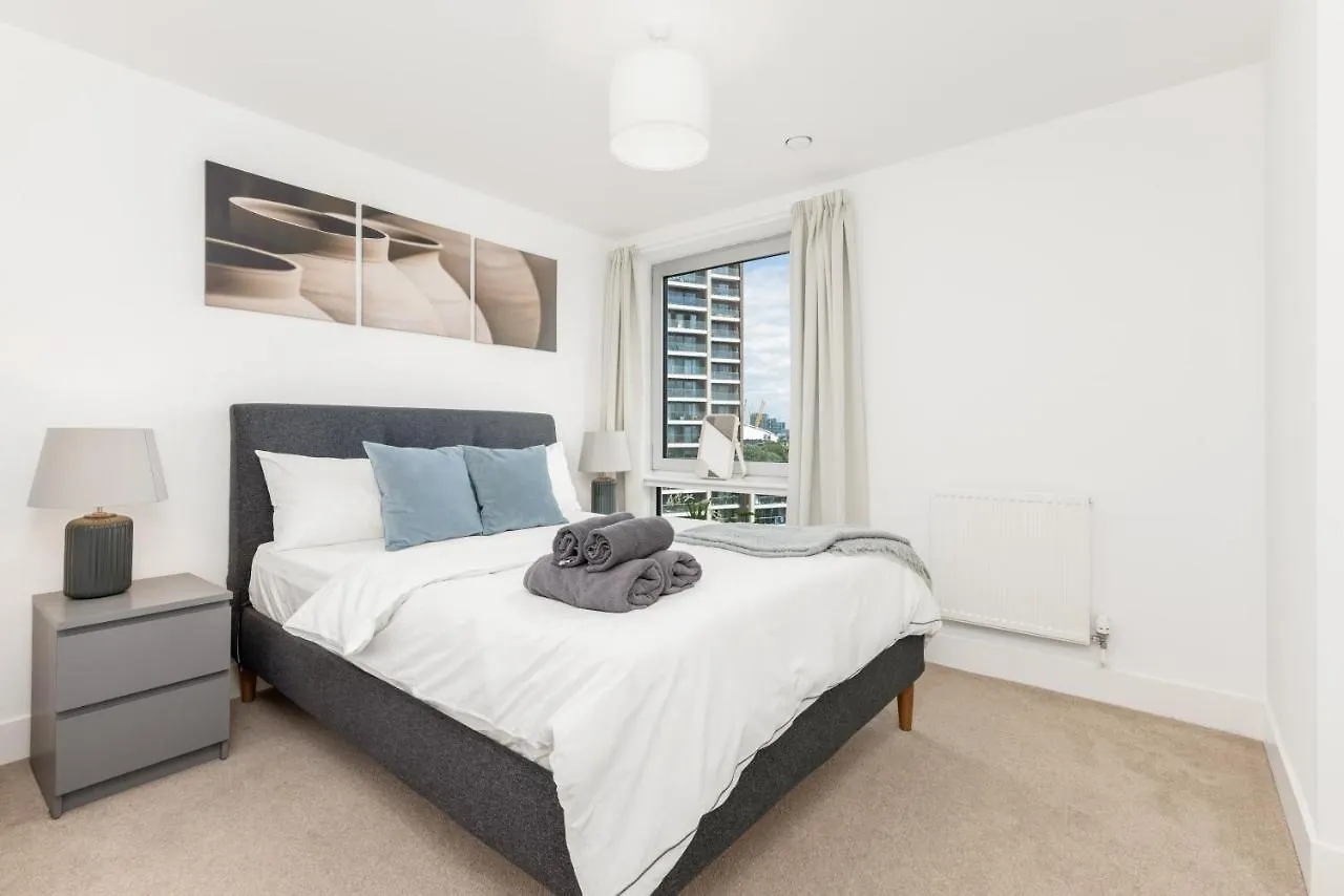 Apartment Khayat Homes - The Ferry - Two Bed London