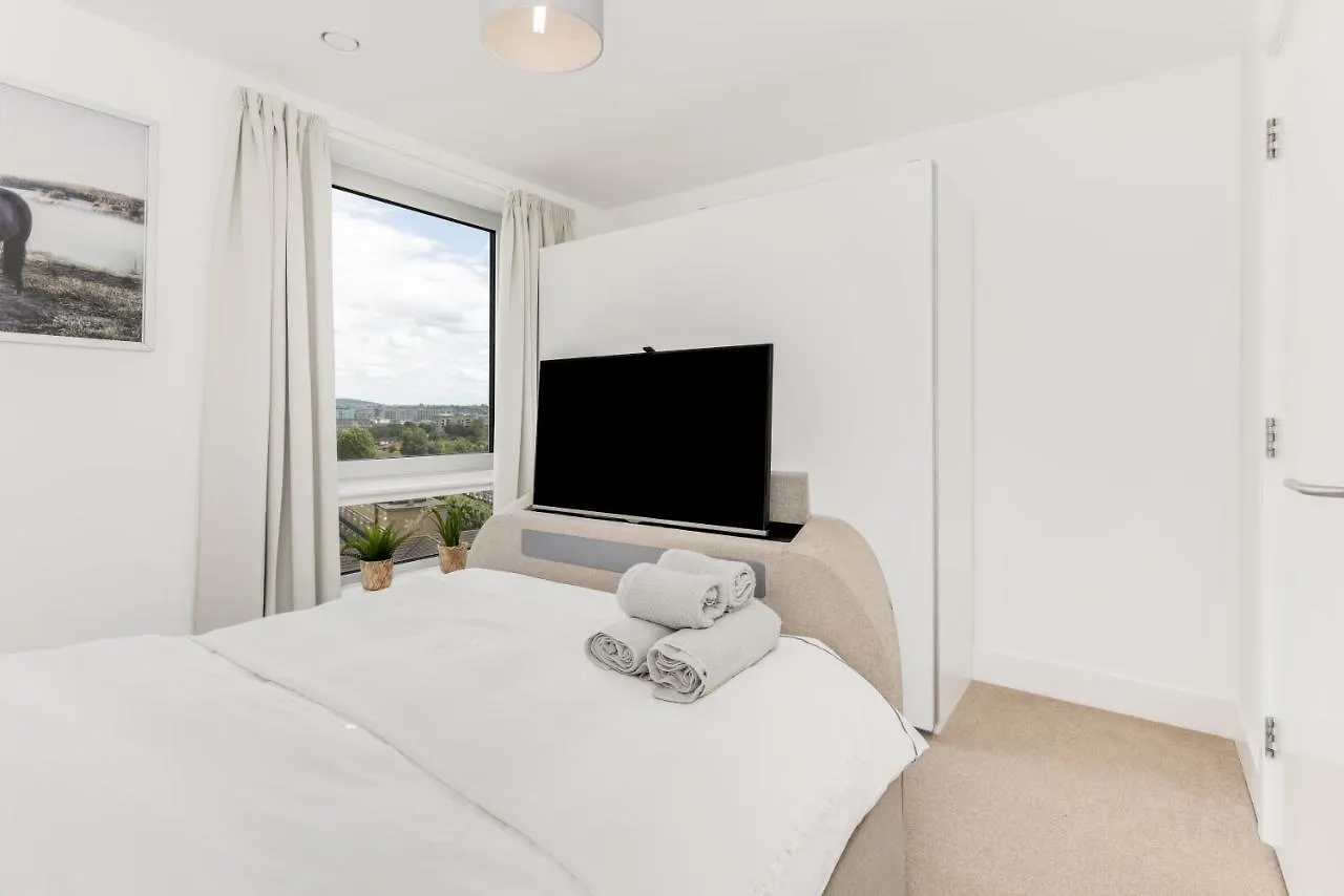 Khayat Homes - The Ferry - Two Bed London United Kingdom
